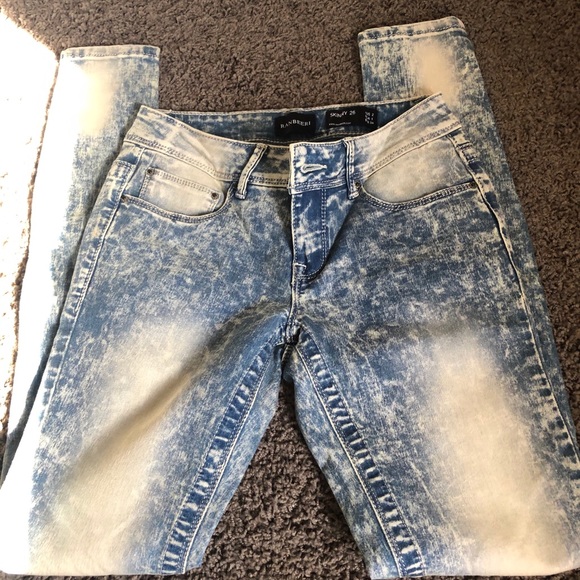 Nwot skinny leg jeans . - Picture 3 of 6